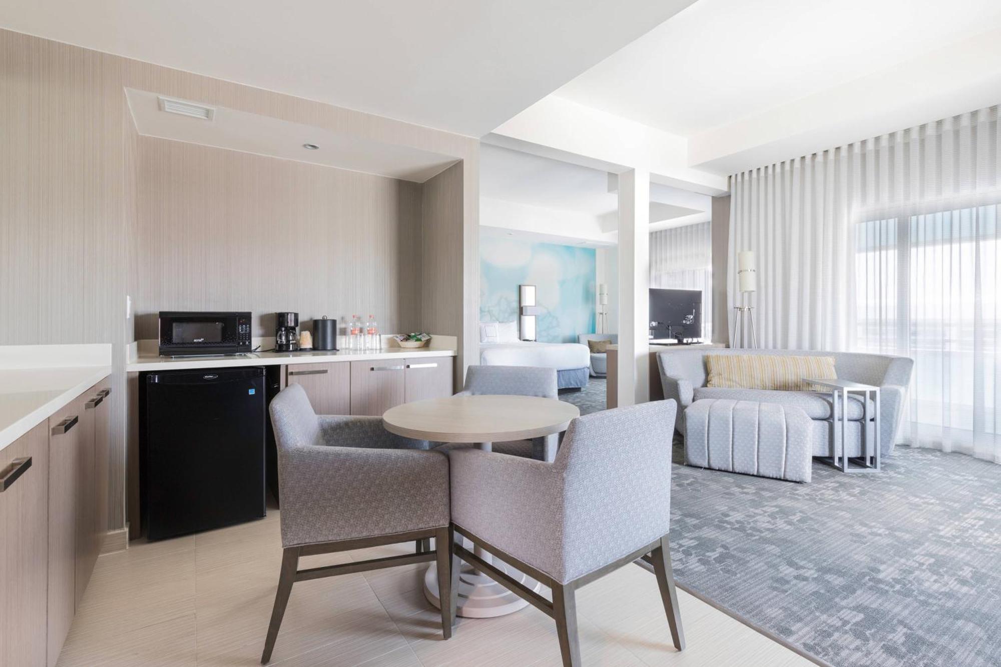 Отель Courtyard By Marriott Чиуауа Экстерьер фото