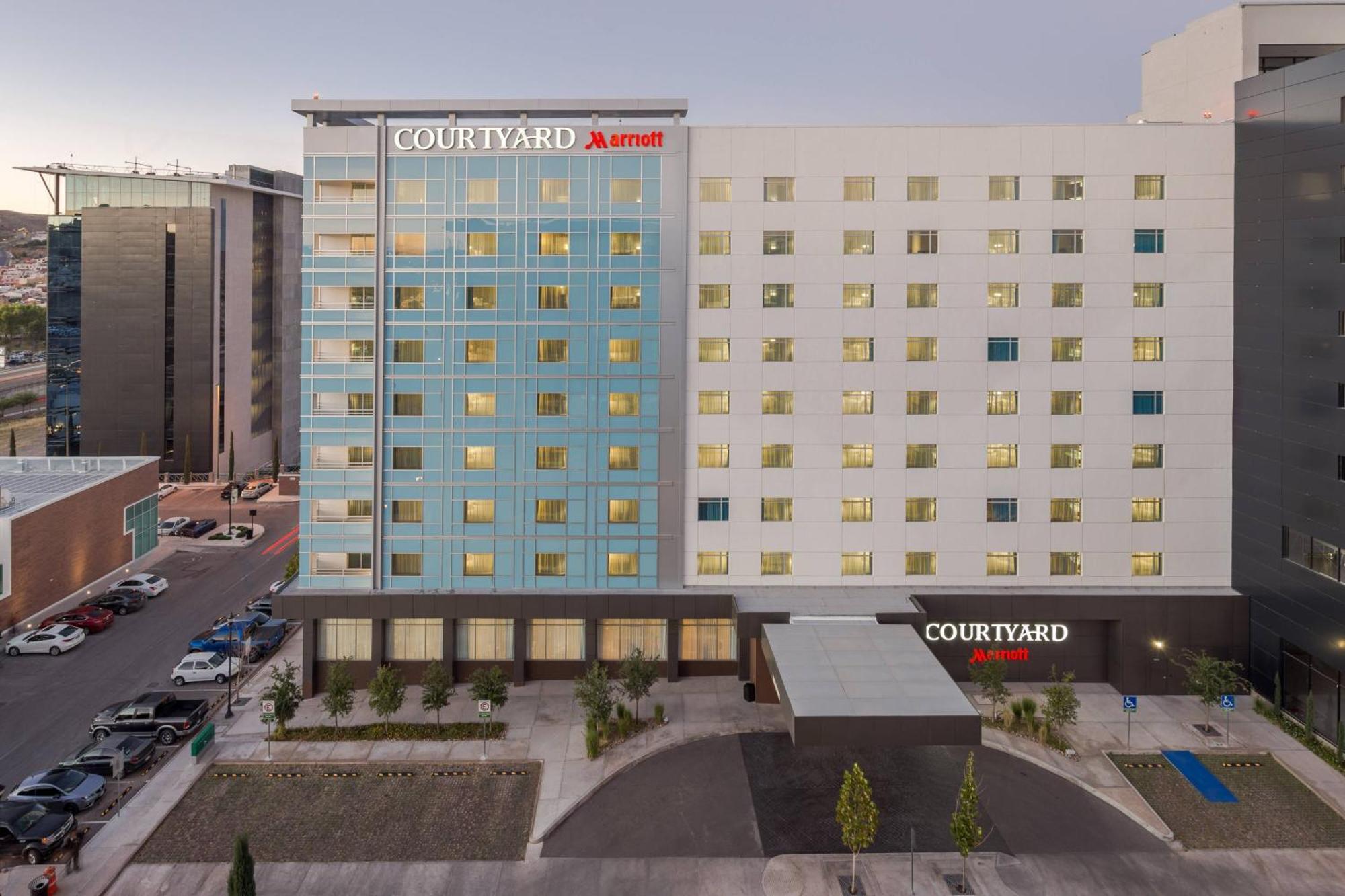 Отель Courtyard By Marriott Чиуауа Экстерьер фото